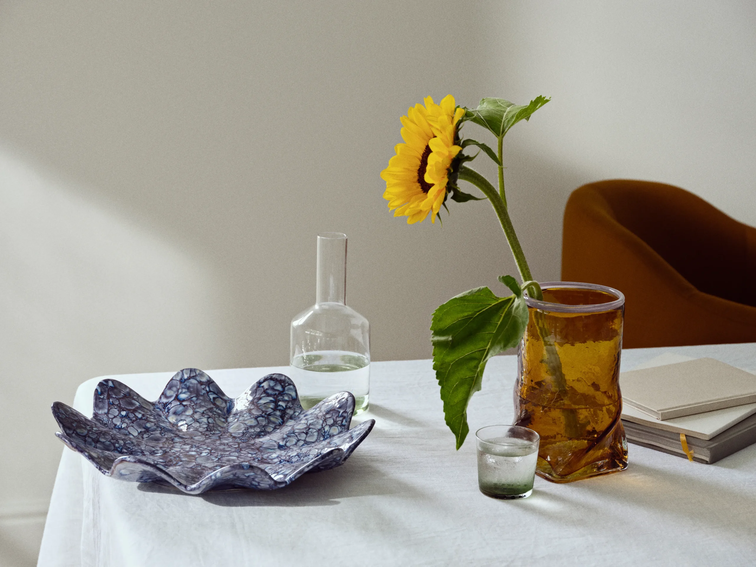 Broste Copenhagen Lilja Dekorationsteller Ø38cm 3 Broste Copenhagen Lilja Dekorationsteller Ø38cm – Bild 3