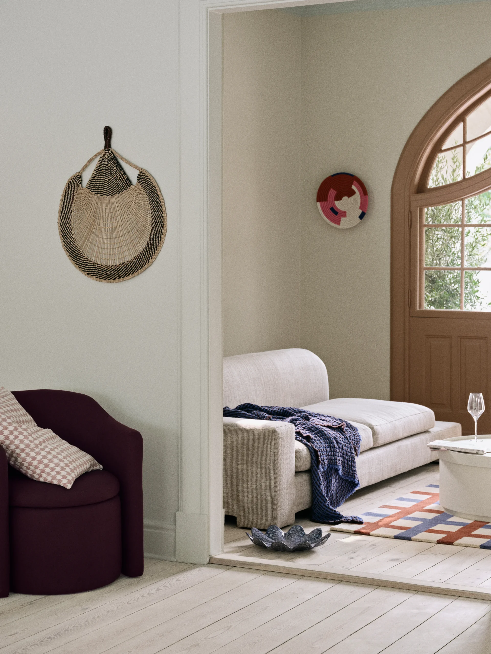 Broste Copenhagen Lilja Dekorationsteller Ø38cm 4 Broste Copenhagen Lilja Dekorationsteller Ø38cm – Bild 4